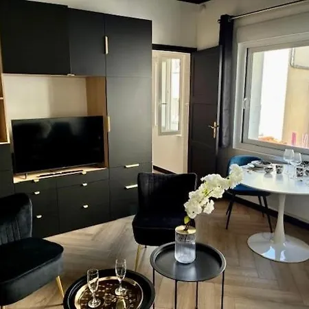 Coeur De - Hyper Centre - Classe 3 Etoiles - 2 Pers - 150m